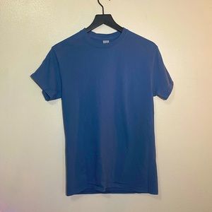 Dark Blue Heavy Cotton Gildan Shortsleeved T-shirt Size Small